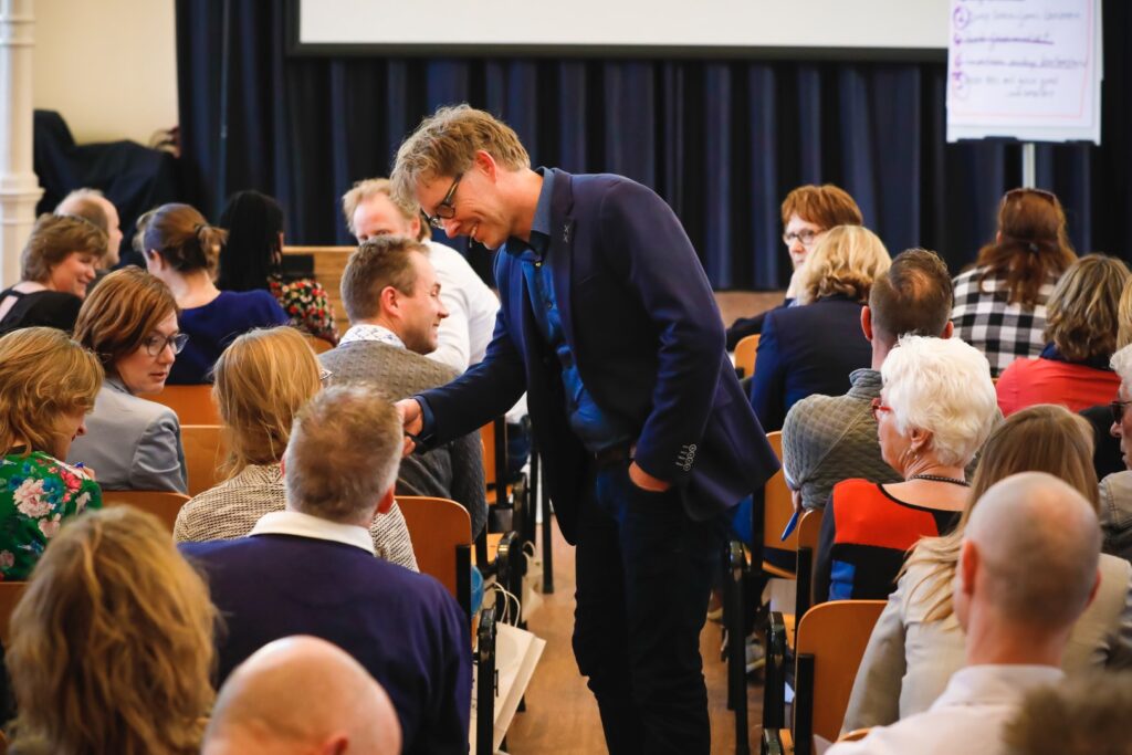 afbeelding van impressie van een lezing van pieter van der haak